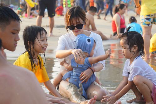 Du lịch miền Trung bùng nổ dịp hè