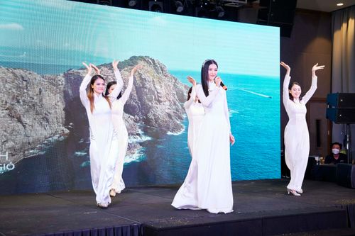 Thí sinh Hoa hậu Hoàn vũ Việt Nam 2022 trình diễn hát múa, rap, thuyết trình