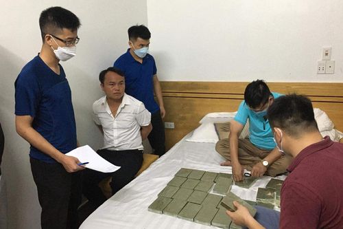 Phú Thọ: Bắt đối tượng vận chuyển trái phép 30 bánh heroin