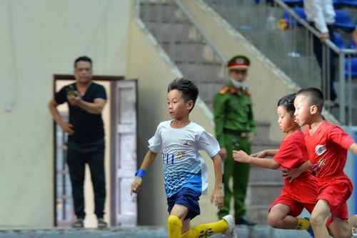 Thắng Nhi đồng Thanh Chương, Nhi đồng Quỳ Hợp cầm vé vào tứ kết