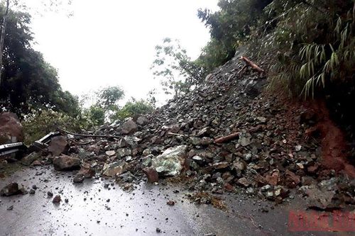 Mưa lớn gây sạt lở và ngập úng nặng ở Lào Cai