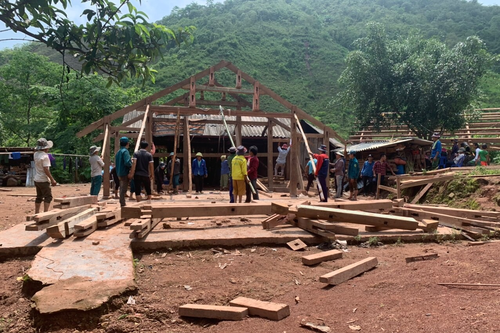 Kịp thời hỗ trợ người dân đến nơi ở mới