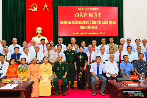 Bộ Quốc phòng: Gặp mặt đoàn đại biểu người có công với cách mạng tỉnh Trà Vinh