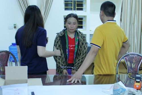 Phê chuẩn khởi tố đối tượng giấu 4 bánh ma túy trong bao tải