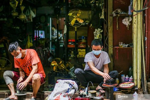 Khám phá 'bảo tàng quạt cổ' 'độc nhất vô nhị' Hà Thành