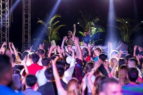 Chàng DJ Hà thành sống hết mình với đam mê âm nhạc