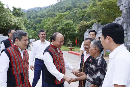 Chủ tịch nước Nguyễn Xuân Phúc thăm và làm việc tại Quảng Bình