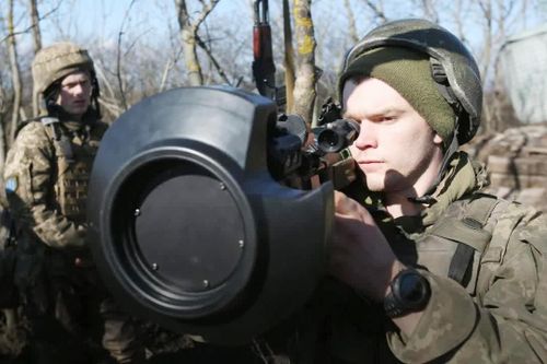Viện trợ vũ khí cho Ukraine, phương Tây 'đem con bỏ chợ'?