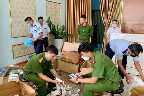 Phạt 90 triệu đồng, đình chỉ hoạt động 12 tháng cơ sở thẩm mỹ 'chui'