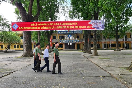 Kiểm tra công tác bảo vệ thi trước giờ G tại các điểm thi ngoại thành