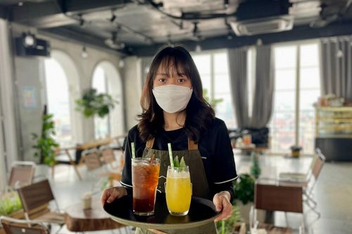 Mức lương 15.000 đồng/giờ giúp người trẻ chi trả cuộc sống ở thành phố