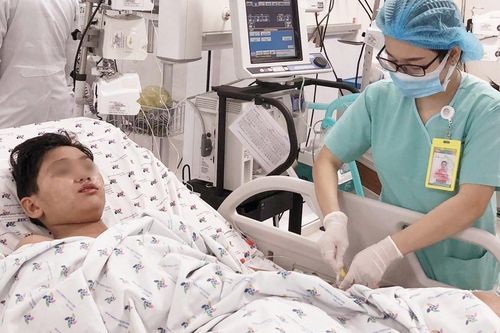 Hậu COVID-19, thiếu niên nguy kịch vì mắc sốt xuất huyết