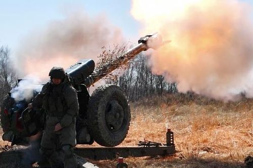 Ukraine nói lực lượng Nga tấn công Lugansk theo 9 hướng