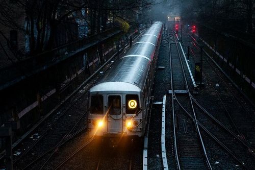 Tử nạn vì bị kẹt quần vào cánh cửa tàu điện ngầm ở New York