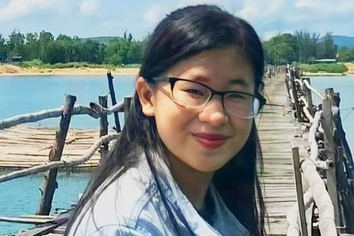Người cha kiệt sức khi tìm cô gái 16 tuổi mất tích