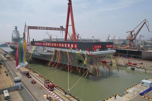 Trung Quốc hạ thủy tàu sân bay 'made in China' đầu tiên