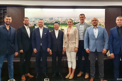 Các nghị sĩ hữu nghị Slovakia mong muốn tăng cường quan hệ hợp tác giữa hai nước