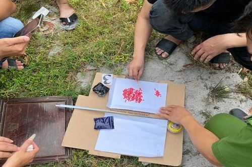 Bắt khẩn cấp đối tượng tàng trữ trái phép hơn 400 viên viên ma túy hồng phiến