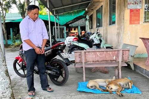Đối tượng trộm chó dùng bột ớt chống trả lực lượng chức năng