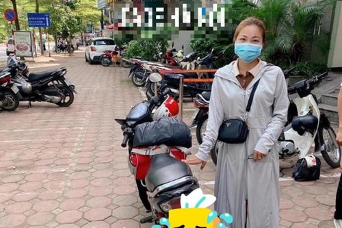 Bi hài cô gái được 2 thanh niên giúp đỡ nhưng tưởng bị lấy mất xe