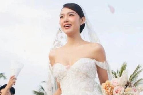 Khoảnh khắc đáng nhớ trong hôn lễ của Minh Hằng