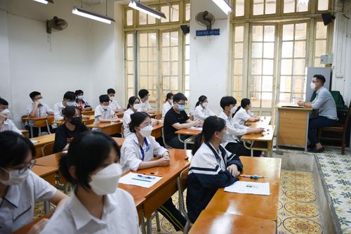 Hà Nội: Gần 107 nghìn sĩ tử bước vào môn thi thứ 2