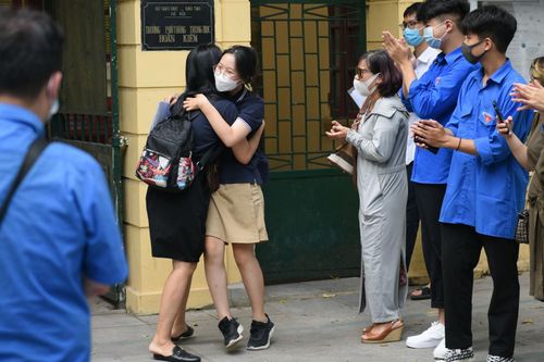 Kết thúc bài thi Tiếng Anh, thí sinh Hà Nội tự tin giành điểm cao