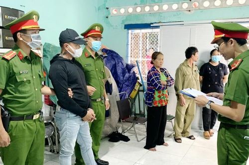 Cho vay nặng lãi rồi chiếm nhà ở để hù dọa đòi nợ