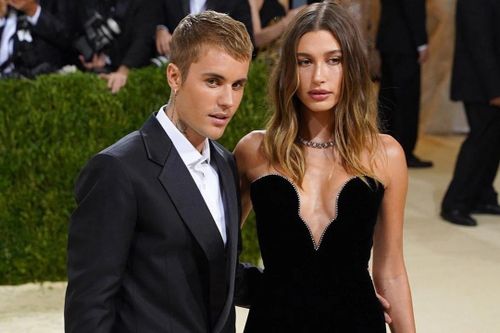 Selena Gomez đã chia tay Justin Bieber, nhưng dân mạng không chấp nhận