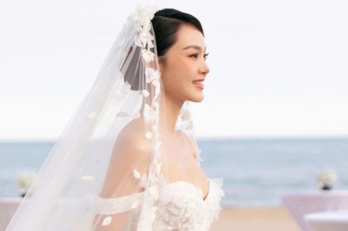 Đám cưới không còn riêng tư của Minh Hằng