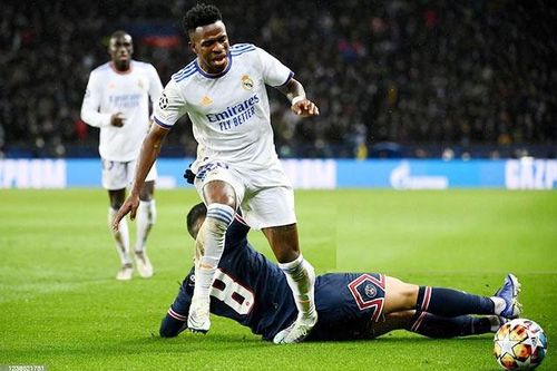 Vinicius từ chối PSG với mức lương gấp 4 lần Real
