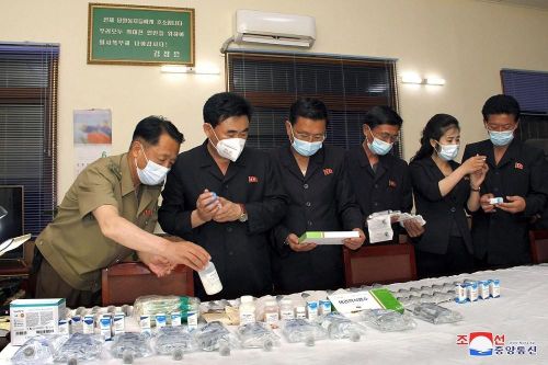 Triều Tiên tung đội ngũ y tế quốc gia chống dịch ruột cấp