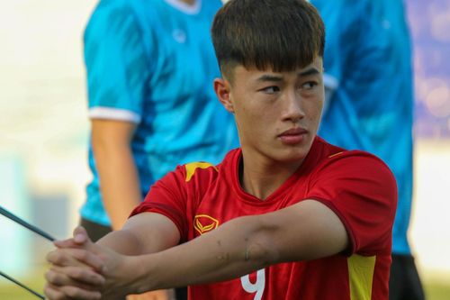 Cậu út U23 Nguyễn Văn Trường: Học Ronaldo, thần tượng Văn Quyết nhưng chỉ muốn làm người thường