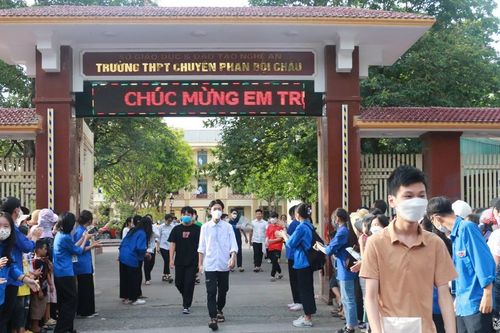 5 thí sinh đạt điểm tuyệt đối môn chuyên vào Trường THPT chuyên Phan Bội Châu