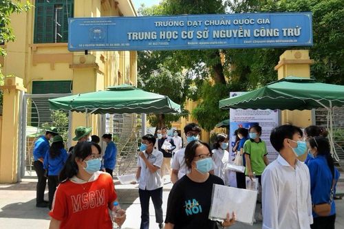 Kết thúc buổi thi cuối: Phụ huynh, học sinh thở phào khi đề Toán vừa sức