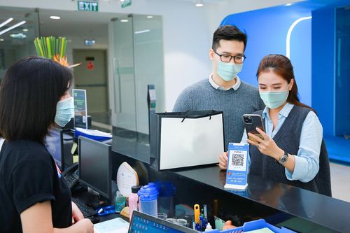 Thanh toán không tiền mặt: Vẫn lo rủi ro