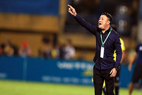 V-League 2022: 'Nóng' những chiếc ghế huấn luyện viên
