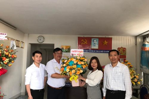 Mặt trân tỉnh Khánh Hòa thăm, chúc mừng VP Báo Đại Đoàn Kết tại Nha Trang