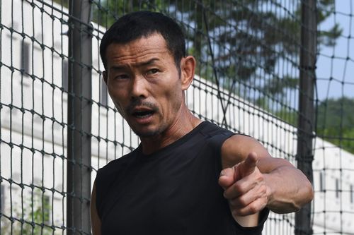 HLV Park Hang-seo: 'Đừng phán xét bố Son Heung-min'