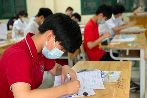Hà Nội: Gần 12.000 thí sinh tiếp tục chinh phục bài thi vào lớp 10 chuyên