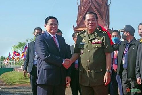 Thủ tướng Phạm Minh Chính dự Lễ kỷ niệm 45 năm 'Con đường tiến đến đánh đổ chế độ diệt chủng Pol Pot' của Thủ tướng Campuchia Hun Sen