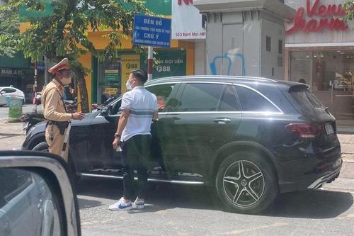 Xôn xao tin cầu thủ Quang Hải vượt đèn đỏ, CSGT Hà Nội nói gì?