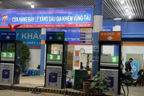 Vụ xăng dầu giả quy mô lớn: Bắt khẩn cấp Giám đốc Võ Hoài Phương