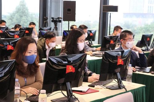Nghề báo trong mắt con