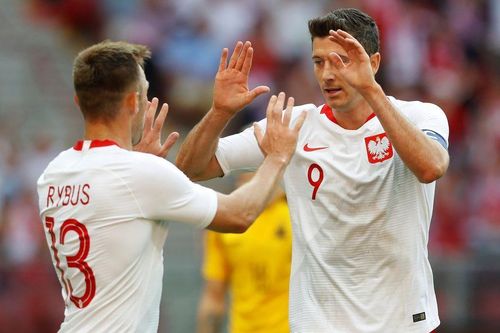 Đồng đội của Lewandowski bị cắt suất dự World Cup vì... ký hợp đồng với CLB Nga