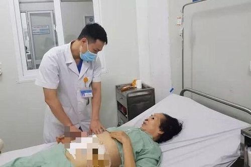 Đi ngoài ra máu tưởng mắc bệnh trĩ, vào viện phát hiện ung thư tiêu hóa