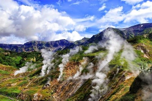 Chiêm ngưỡng thung lũng sở hữu những ngọn đồi 'khói trắng' đẹp như tranh vẽ