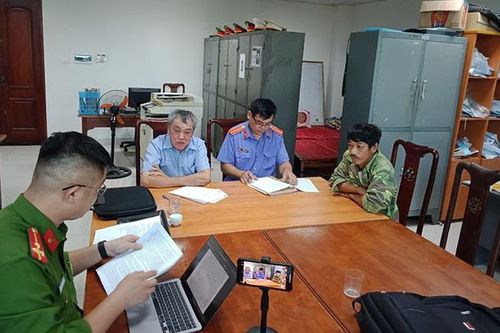 Bắt 'yêu râu xanh' U60 hiếp dâm bé gái 13 tuổi