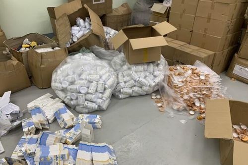 Bắc Giang: Khởi tố 2 giám đốc bán thực phẩm chức năng giả quy mô lớn