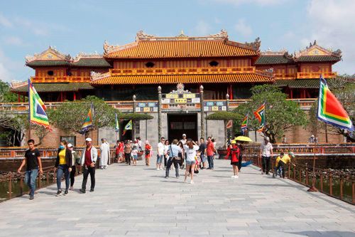Du khách được miễn phí tham quan Đại nội về đêm dịp Festival Huế 2022
